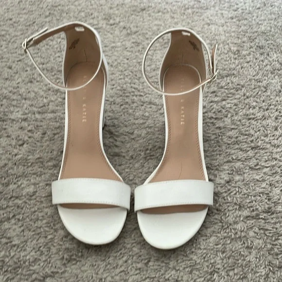 High Heels - Picture 1 of 6